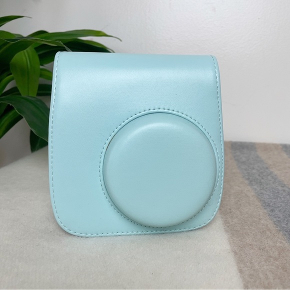 Fujifilm Instax Mini 9 Case & Strap Light Blue - Picture 2 of 7